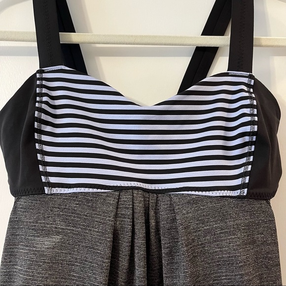 Lululemon Back on Track Tank - Black / Polar Haze - Size 6 - Picture 3 of 6